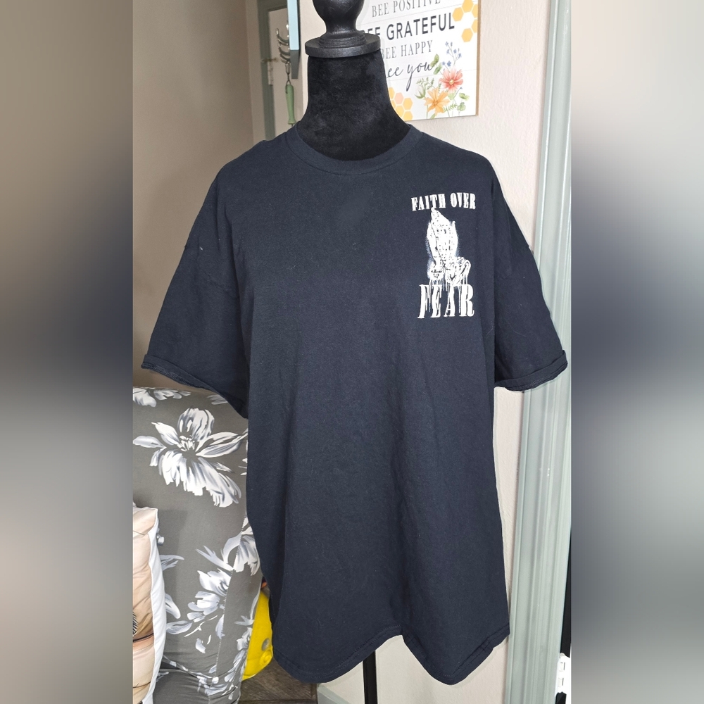 182 Black Faith Over Fear Graphic T-Shirt (D)